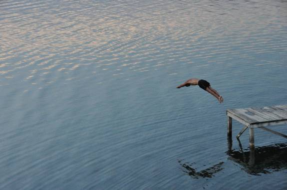 Mergulhando no lago Petén, em Flores, na Guatemala